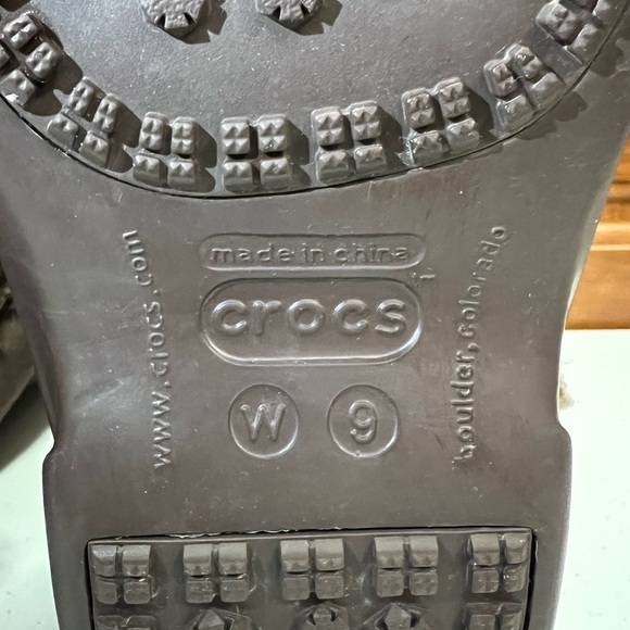 CROCS Chocolate Sherpa Lined Boots - Picture 12 of 12